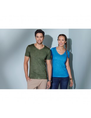 Trendy T-shirt with V-neck