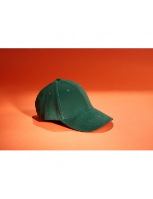 Classic cap with laminated front panels