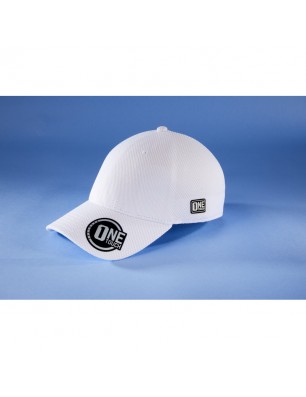 High-quality cap with seamless, pre-formed crown