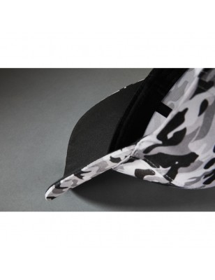 High-quality 6 panel cap in camouflage design