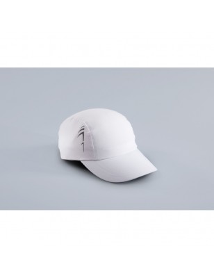 3 panel cap with fashionable reflective elements