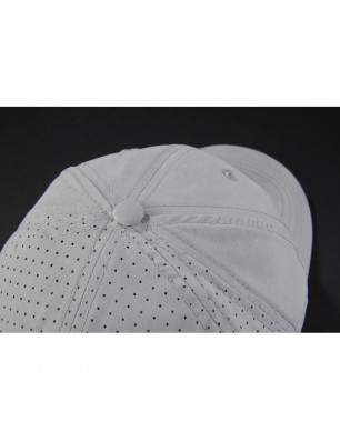 Sporty 8 panel cap made of soft microfibre