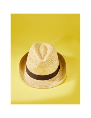 Hat in casual summer look