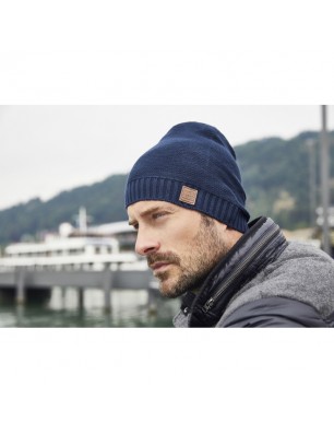 Trendy knitted hat made of cotton