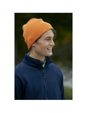 Slim-fitting knitted cap without brim