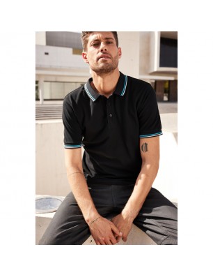 Classic polo shirt with contrasting stripes on collar and cuffs