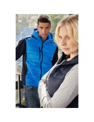 Sporty hooded vest in attractive mixed materials