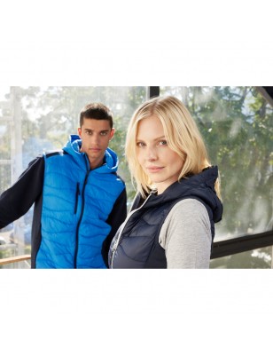 Sporty hooded vest in attractive mixed materials