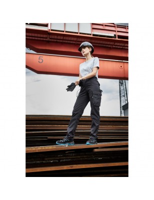 Light, durable slim-line workwear pants with functional details