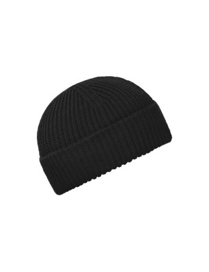 Trendy beanie with brim