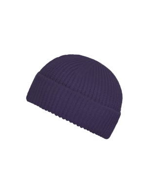 Trendy beanie with brim