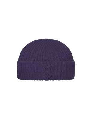 Trendy beanie with brim