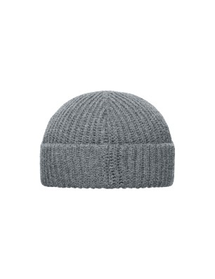 Trendy beanie with brim