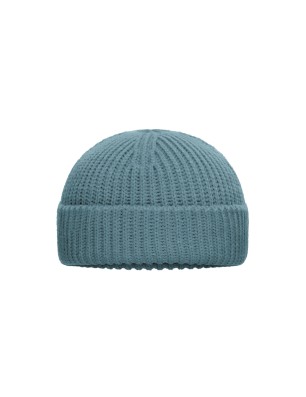 Trendy beanie with brim