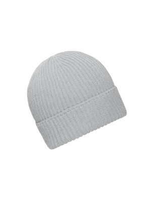 Coarse knit winter beanie with brim