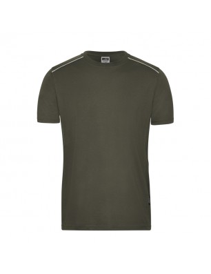 Hard-wearing and easy-care T-shirt with contrasting piping